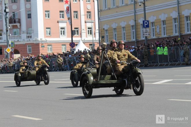 Фоторепортаж: парад в честь 80-й годовщины Победы прошел в Нижнем Новгороде - фото 33