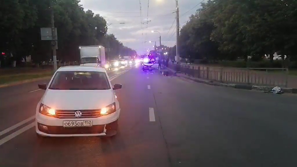 Мотоцикл вспыхнул в Автозаводском районе после столкновения с иномаркой - фото 2